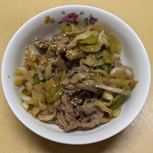 簡単メイン♩¨̮牛肉とネギの炒め物